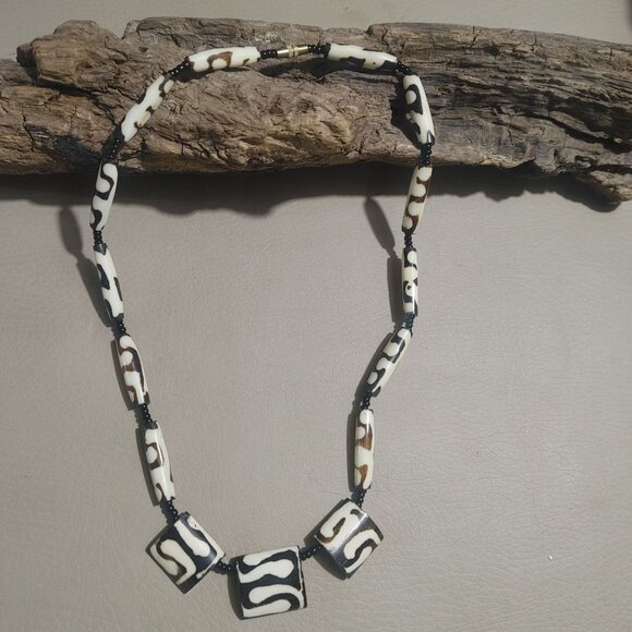 African Batik Necklace Handmade Brown White Cow Bone Beaded Unique Barrel Clasp - Picture 7 of 8